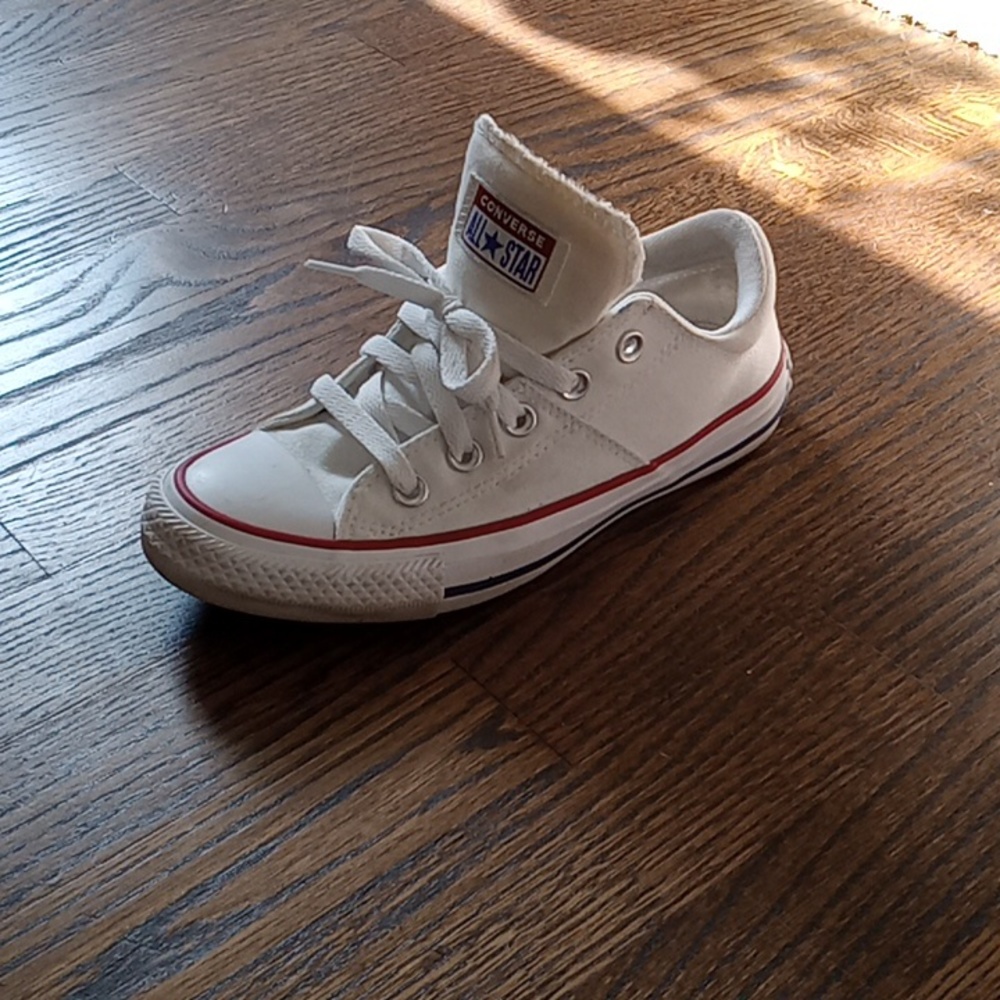 Converse size 6 womans